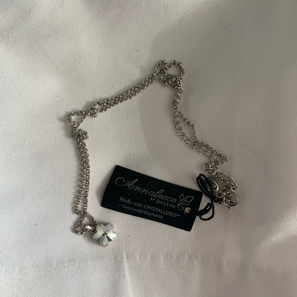 ANNALEECE 1213 Floral Cut